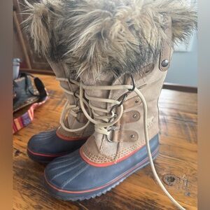 SOREL SNOW BOOTS LIKE NEW